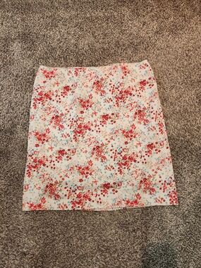 Caslon Floral Mini Skirt - White with Red & Blue Flower Print